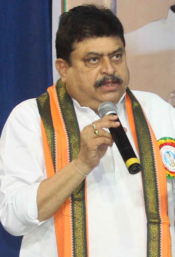 Hyderabad Clash: BJP and Congress Workers Confronted, Telangana BJP Chief Detained