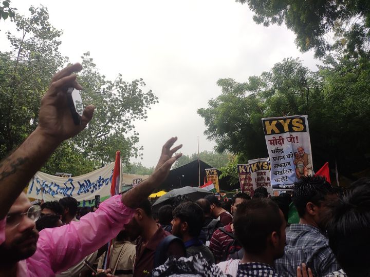 Delhi’s ‘Cockroach’ Protest Success Fuels Modi Critics