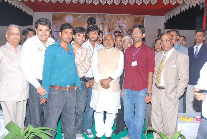 Bihar Govt to Withdraw FIRs Against Students in NEET Leak Protest