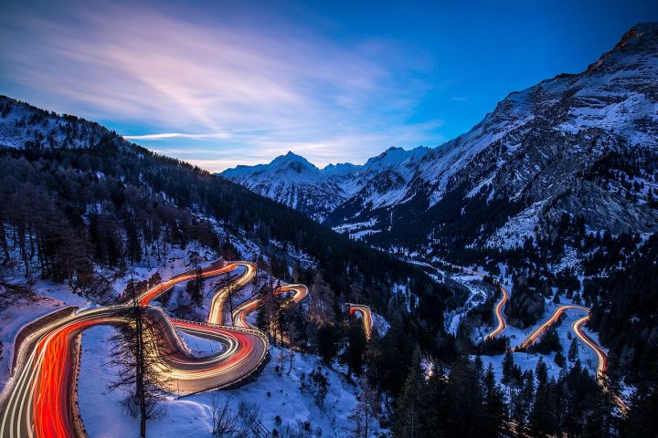 Driver's Difficulty on Uttarakhand Hairpin Bend Sparks Driving Test Concerns