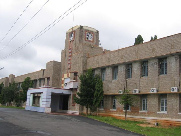 JNTU Hyderabad Students Call for Removal of Andhra Professors from Administrative Posts