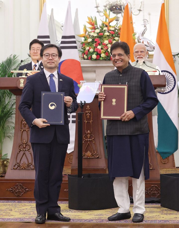 India Can Shift Exports From US to 15 Other Markets Worth $200bn if 100% Tariffs Imposed