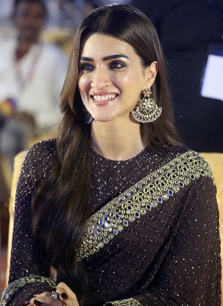 Kriti Sanon draws netizen criticism for Raksha Bandhan ad’s outfit and pet‑dog theme