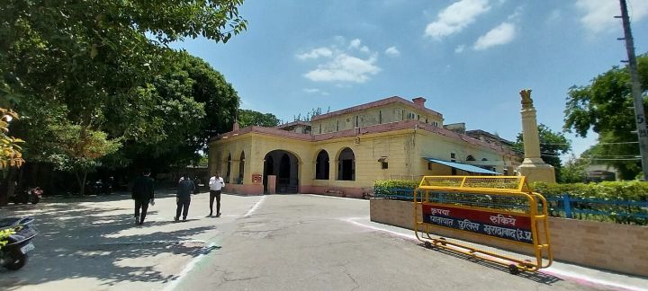 Uttar Pradesh Judge Issues 22 Death Sentences, Transfers 100 Murder Cases