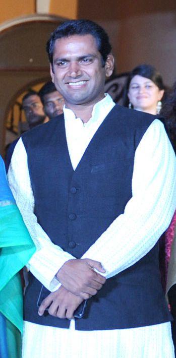 Sharib Hashmi explains his choice to star in Ananth Mahadevan’s ‘Pastt Tense’