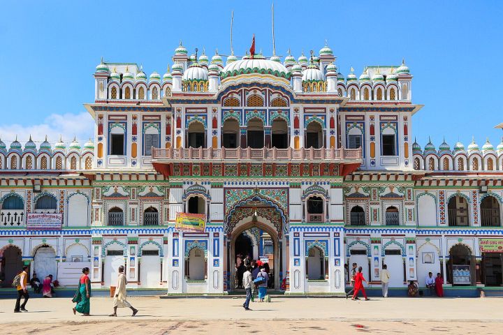 Instagram romance culminates in temple wedding in Muzaffarpur's Narsanda