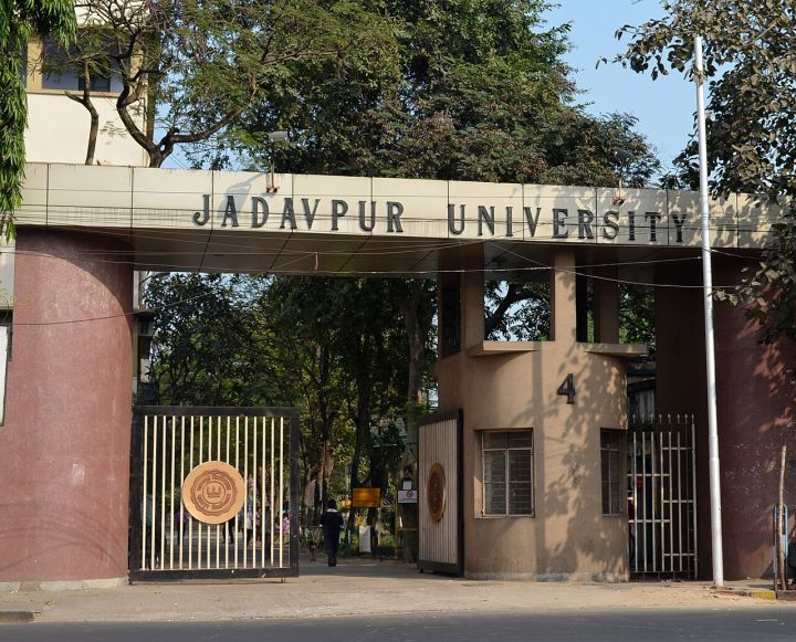 2014 'Kiss of Love' video goes viral amid Jadavpur University protests, check says