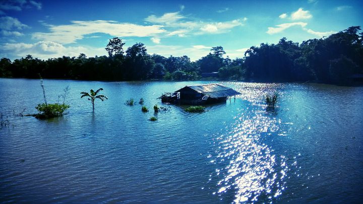 Assam Disburses First ₹75,000 Relief Tranche to Flood-Affected Families