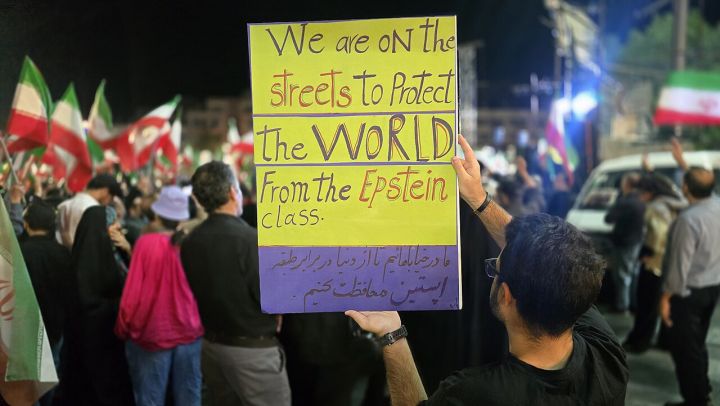US and Iran Keep Negotiations Open on Hormuz Strait Despite Trump’s Rejection
