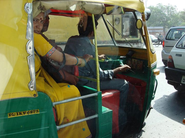 Delhi Auto‑Rickshaw Drivers Shun UPI Payments, Stick to Cash