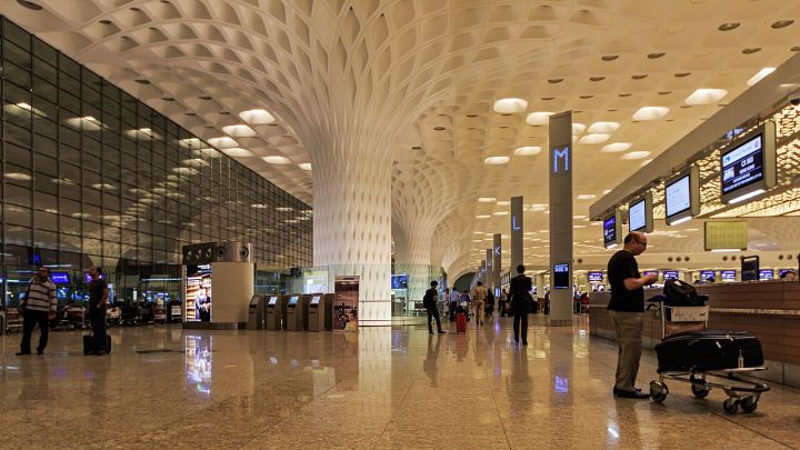 IMD Issues Three-Hour Weather Warning for Mumbai, Flights of IndiGo and Akasa Affected