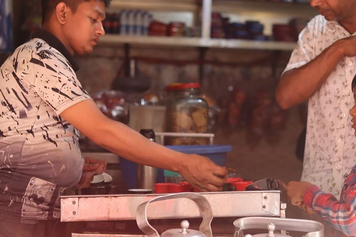 Tea Seller’s Glass of Milk Starts 35‑Year Tradition of Feeding Crying Babies