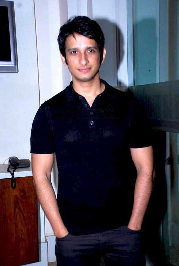 Sharman Joshi Begins Filming First Bengali Movie in Darjeeling