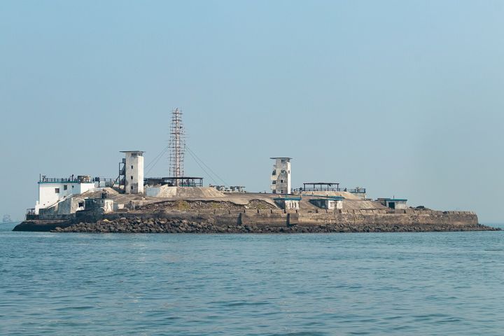 Indian and Pakistani Warships Collide in North Arabian Sea, Delhi Registers Protest