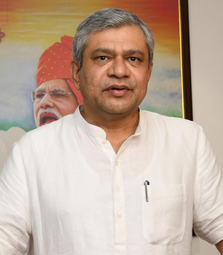 Union Minister Ashwini Vaishnaw to Launch Logistics and Passenger Projects in Gujarat