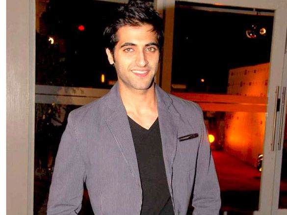 Akshay Oberoi Says 'Anand Sir Will Kill Me' as Shah Rukh Khan's 'King' Shooting Progresses