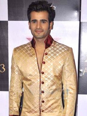 Actor Karan Tacker Stuns Paparazzi with New Look, Sparks Next‑Project Rumours