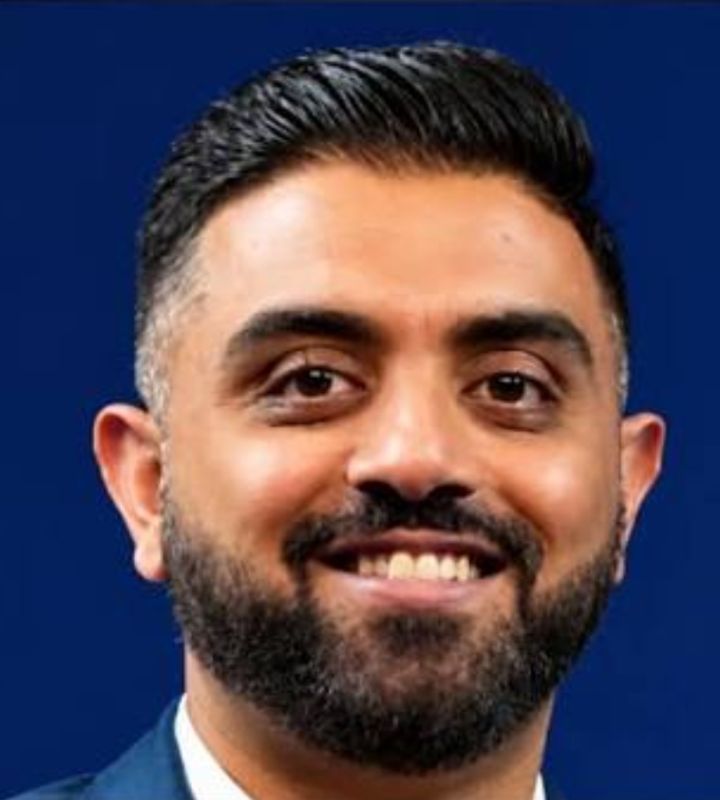 Celebs Praise Flydubai Pilot Smit Machchhar’s Bravery, Wish Him Speedy Recovery