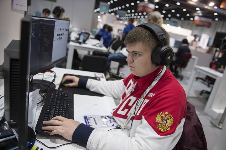 Khandwa’s Covi Wins Silver at World Skills Competition in China, Receives PMO Call
