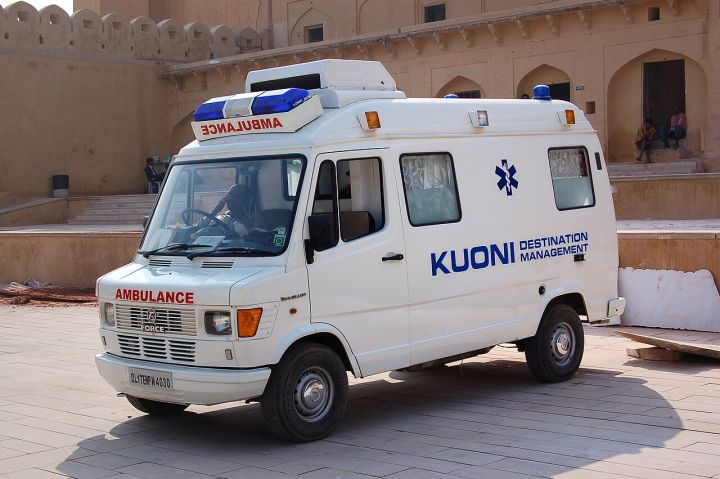 Tempo Traveller Kills Woman in Bengaluru Road Crossing Accident