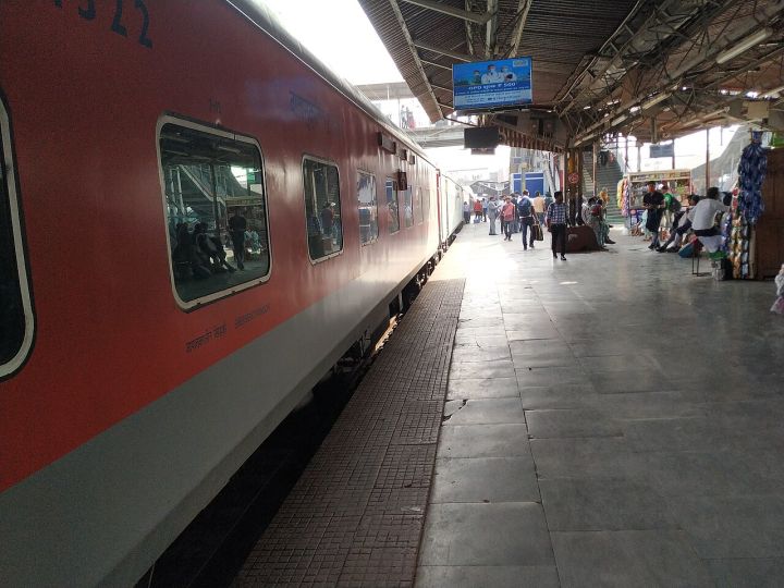 Delhi‑Patna Ticket Price Hits ₹20,000, Kanak News Reports
