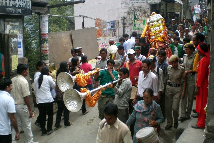 Himachal CM Boosts Deities' Honorarium on Kullu Dussehra Finale