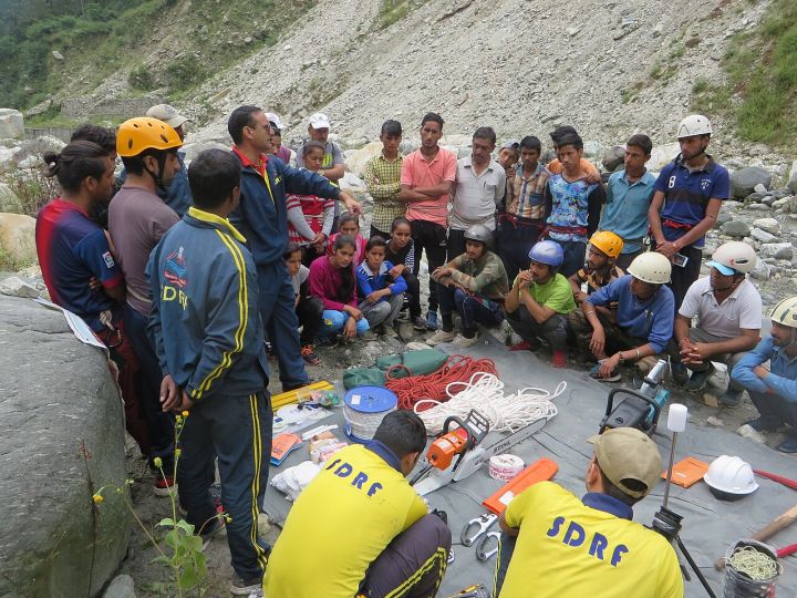 4.2‑magnitude quake rattles Uttarkashi, residents flee outdoors