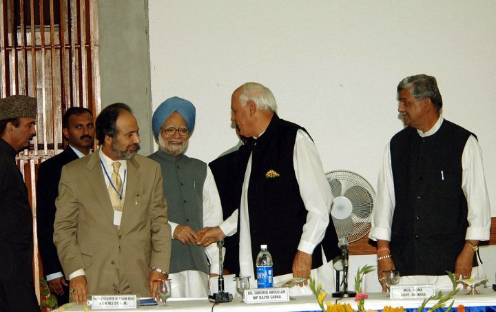 J&K Leader Farooq Accuses Centre of ‘Step‑Motherly’ Treatment