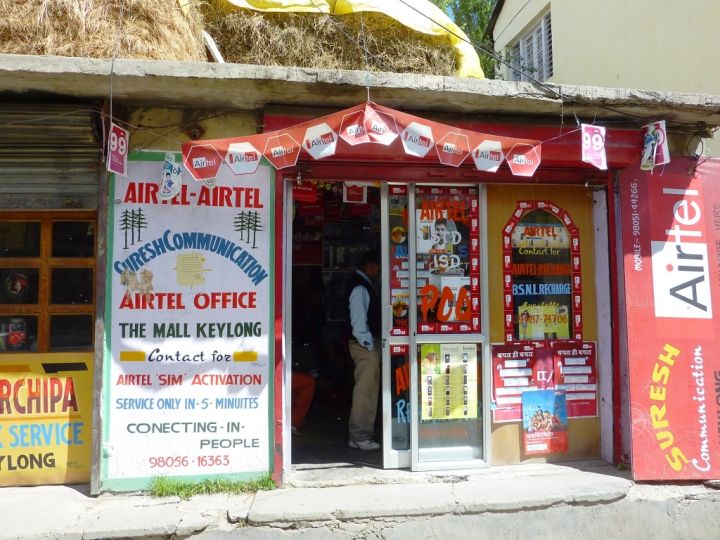 Airtel launches Rs 499 postpaid plan with free international roaming