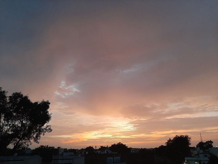 Clouds to Cover Madhya Pradesh from Tomorrow, Heavy Rain Alert for East Regions