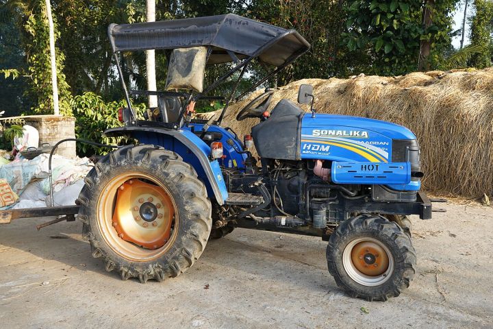 Sonalika sells 100,000 tractors in April‑September 2026