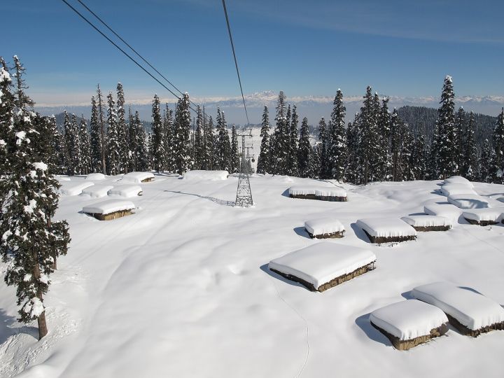 Authorities Suspend Gulmarg Gondola Services for Today