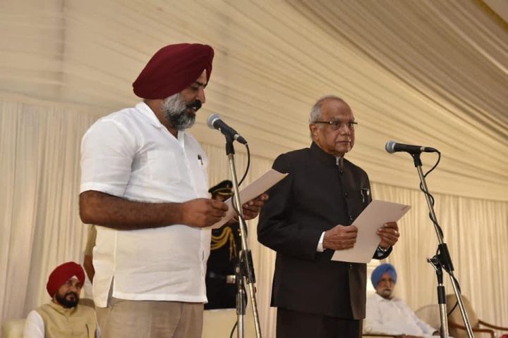 Pargat opens rally with Manmohan Singh tribute, Channi’s son hints at dig at Warring