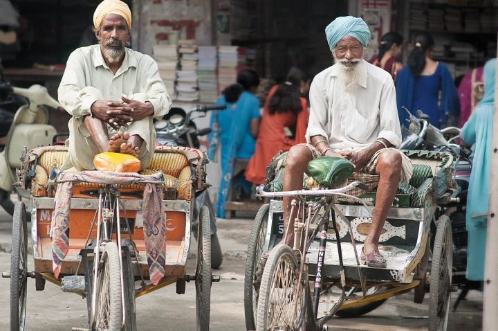 Amritsar Night Accident: InnoVa Car Kills Driver, Six Injured in E‑Rickshaw Collision