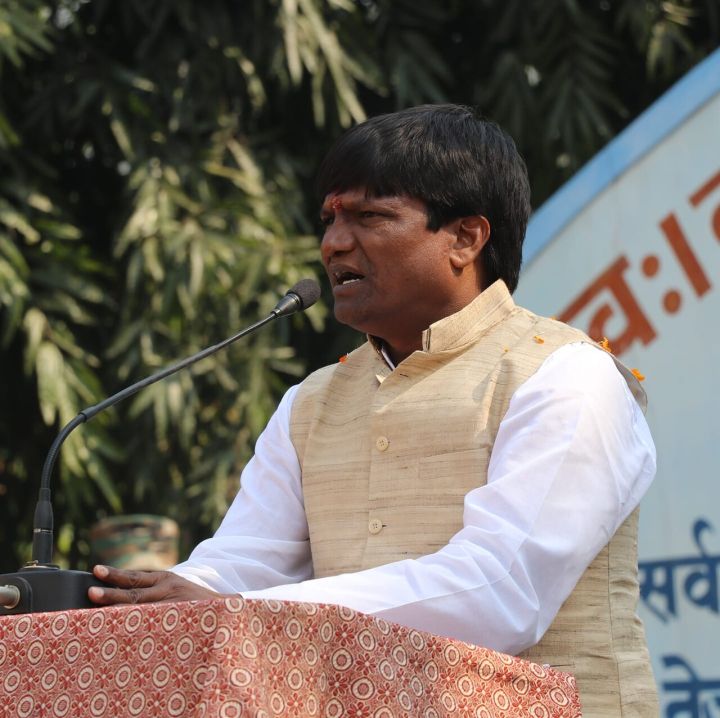 Embers ignite Baghmara MLA’s shirt, causing minor injury