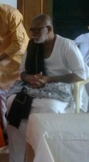 Morari Bapu Arrives at Adi Shankaracharya's Birthplace, Welcomed with Vedic Rituals