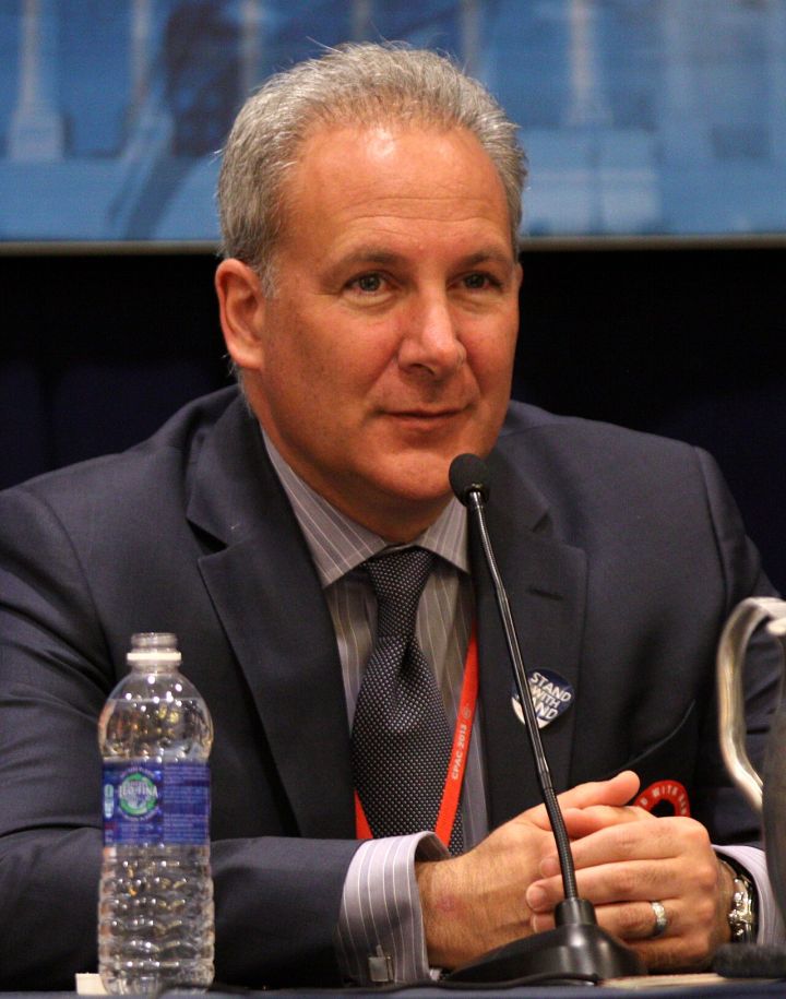 Peter Schiff Notes Bitcoin’s Unexpected Resilience While Maintaining Bearish Outlook