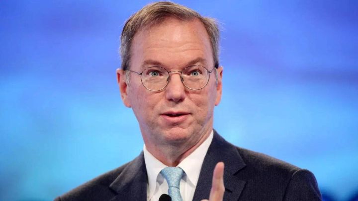 Eric Schmidt's Falkor Maps 1.3 Million Sq Km of Seafloor