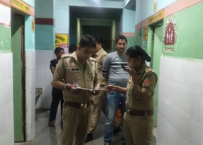 बारिश के बीच कच्ची दीवार गिरी, चाचा-भतीजी की मौत: सीतापुर में 8 साल का बच्चा घायल, मलबे में दबे तीन लोग