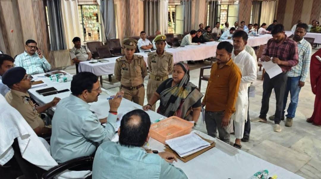 मैनपुरी: डीएम का सख्त फरमान, दोबारा कब्जा करने वालों पर होगी भू-माफिया की कार्रवाई, दर्ज होगी FIR