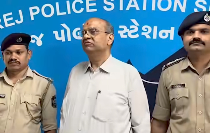 અમદાવાદના પતંગ હોટલના માલિક ઉમંગ ઠક્કર જમીન કૌભાંડમાં ઝડપાયો