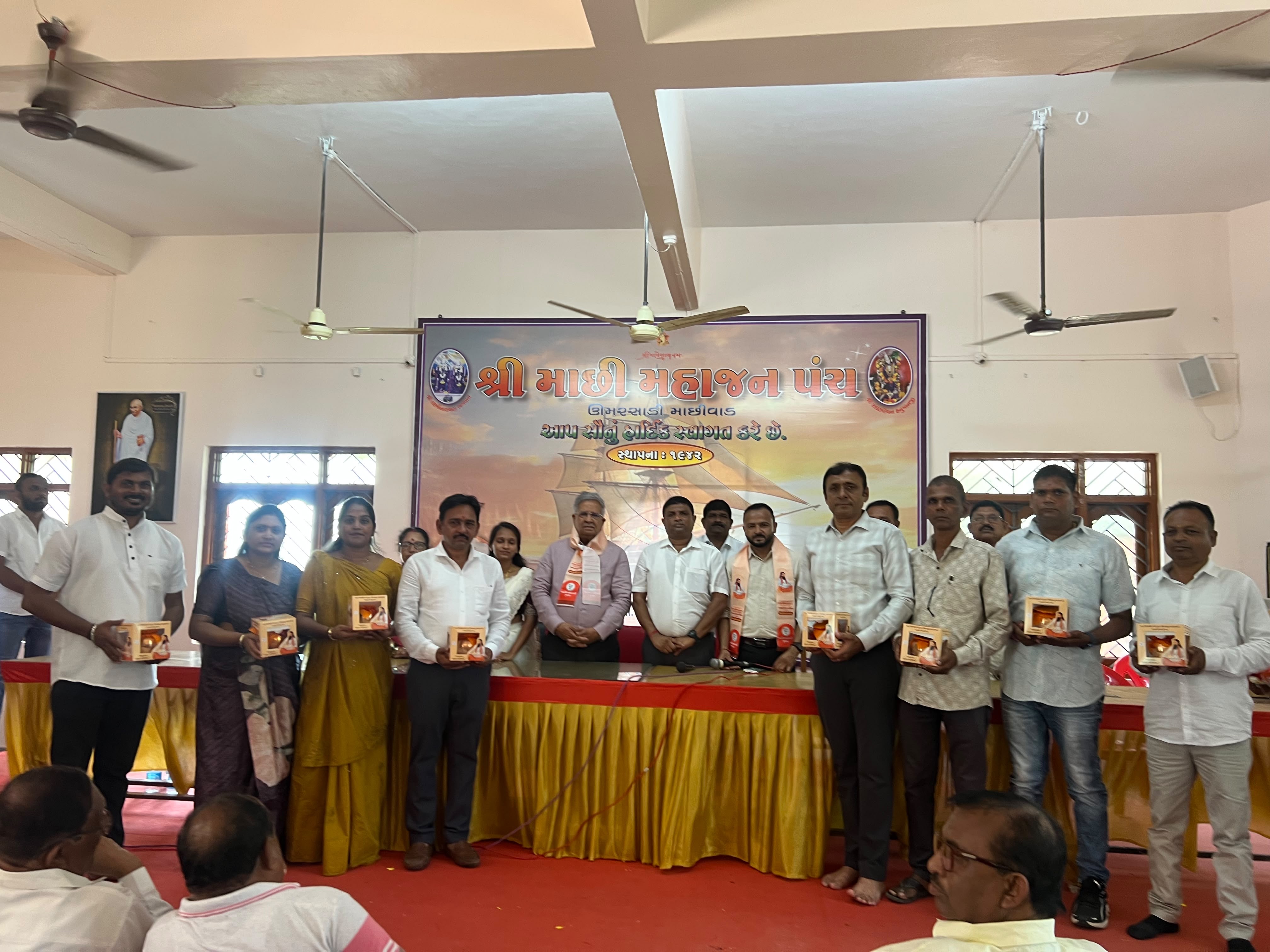 ઉમરસાડી માછીવાડમાં સંત શિરોમણી શ્રી રવિદાસ મહારાજની ૬૫૦મી જન્મજયંતિ નિમિત્તે ભવ્ય શોભાયાત્રા યોજાઈ