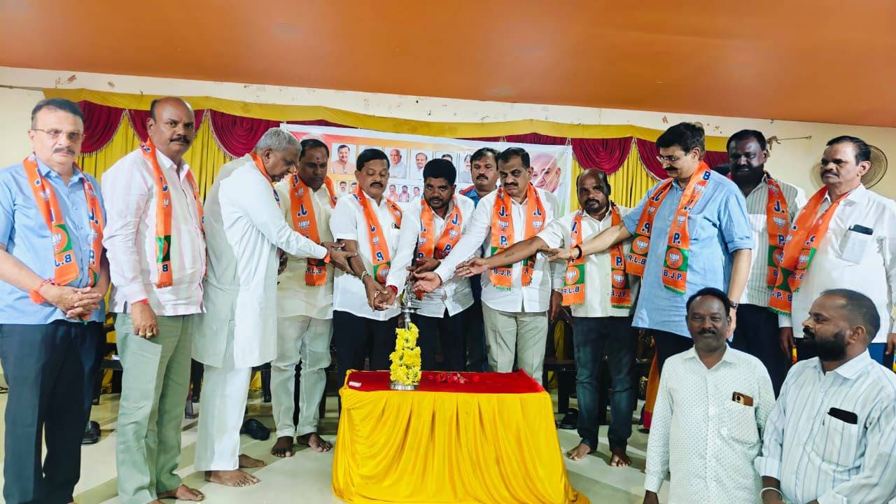 "ಪದವೀಧರರ ಬೆಂಬಲದಿಂದ ಶಿಕ್ಷಣ ಕ್ಷೇತ್ರದ ಸೇವೆಗೆ ಅವಕಾಶ ನೀಡಿ: ಕೆ.ಎಂ. ಸುರೇಶ್”