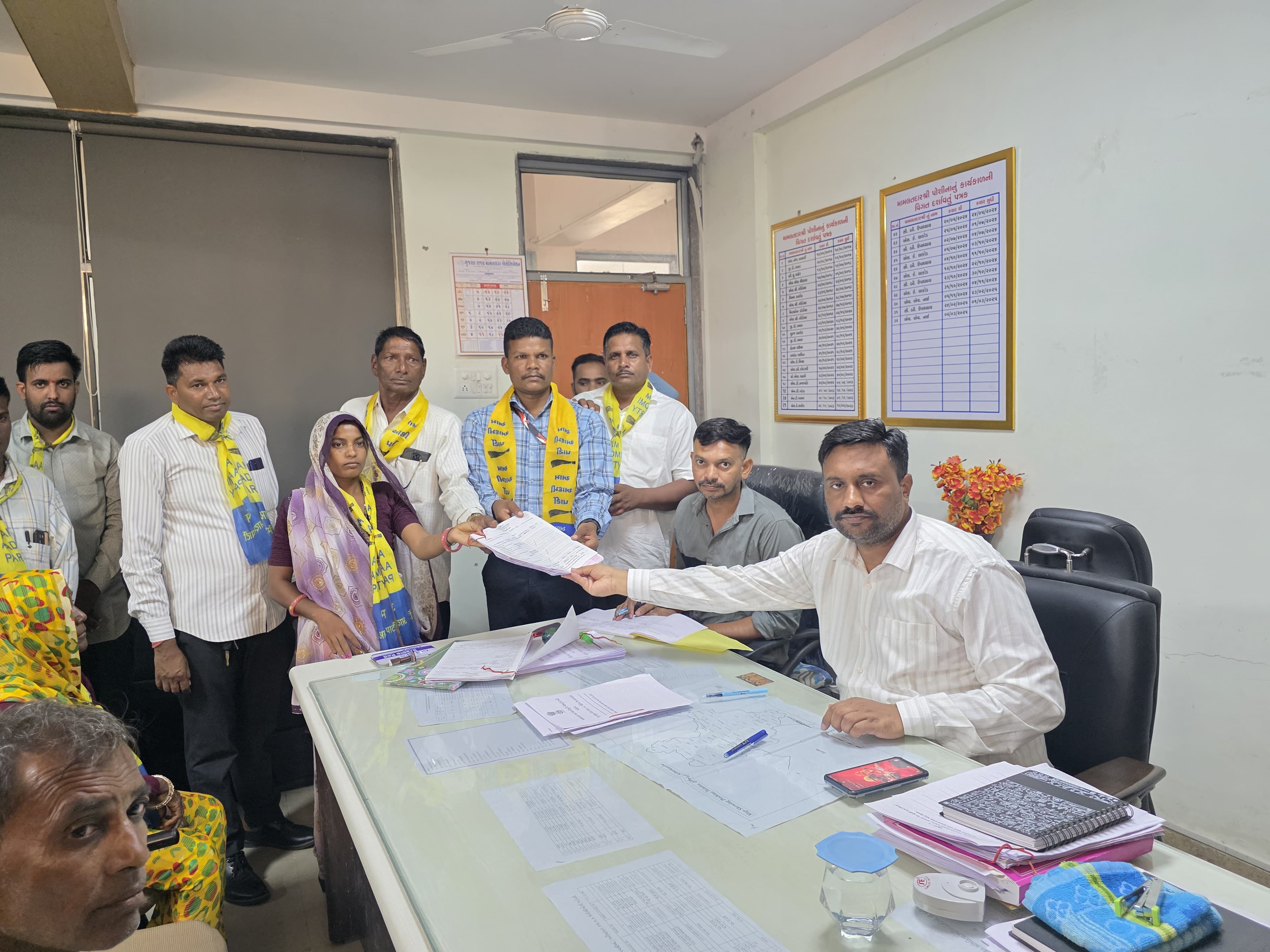 સાબરકાંઠામાં પેટાચૂંટણી: આમ આદમી પાર્ટીના ઉમેદવારે જમાવ્યું નામાંકન ફોર્મ