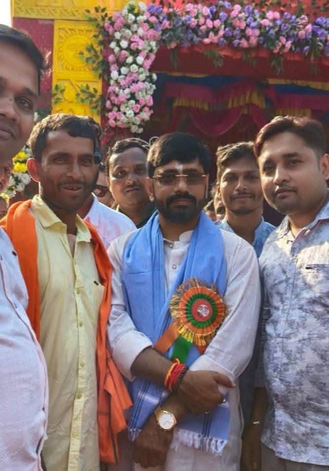 মানিকাডাঙর সার্বজনীন দুর্গাপুজোর শুভ উদ্বোধন 
উপস্থিত ছিলেন পশ্চিম মেদিনীপুরের সম্মানীয় জেলা সভাপতি সৌমেন তেওয়ারি মহাশয়