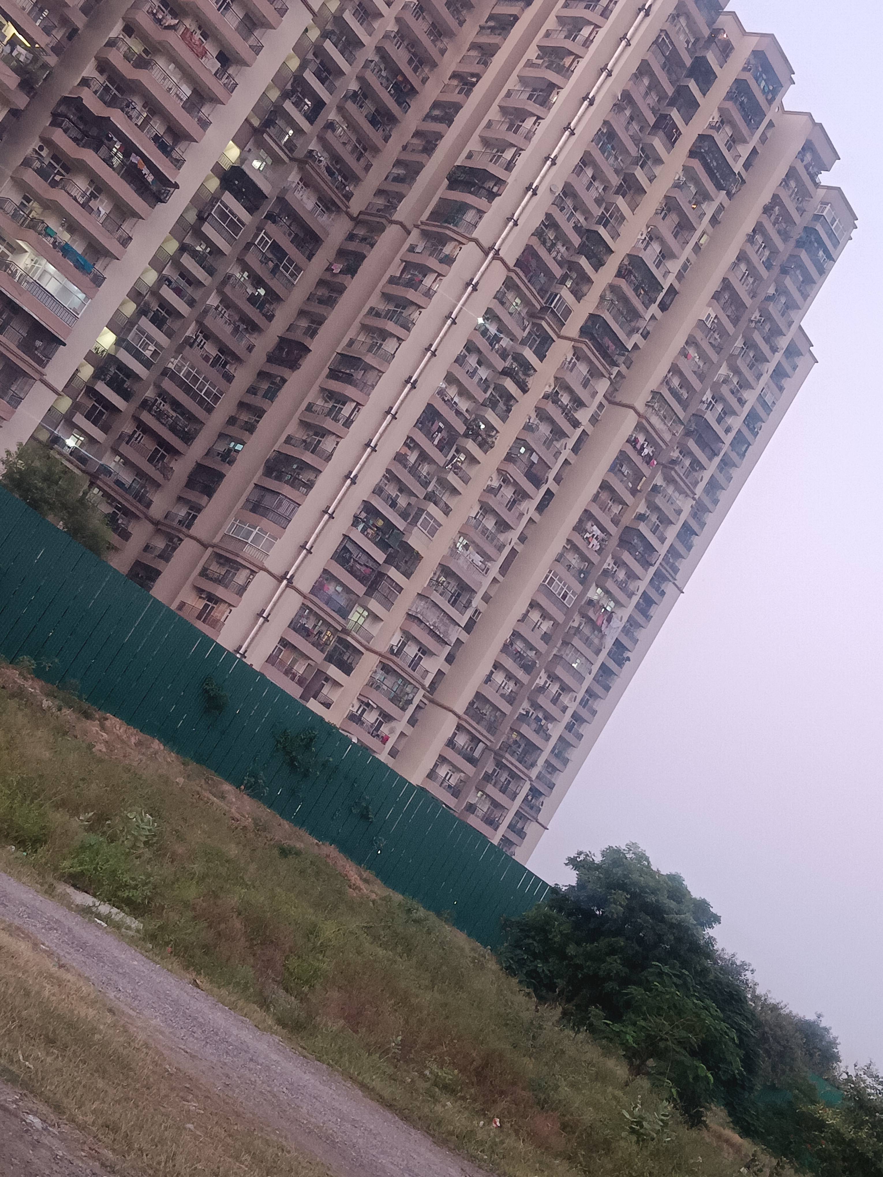 गाजियाबाद में बारिश के साथ बढ़ी ठंड, मौसम में आया बदलाव